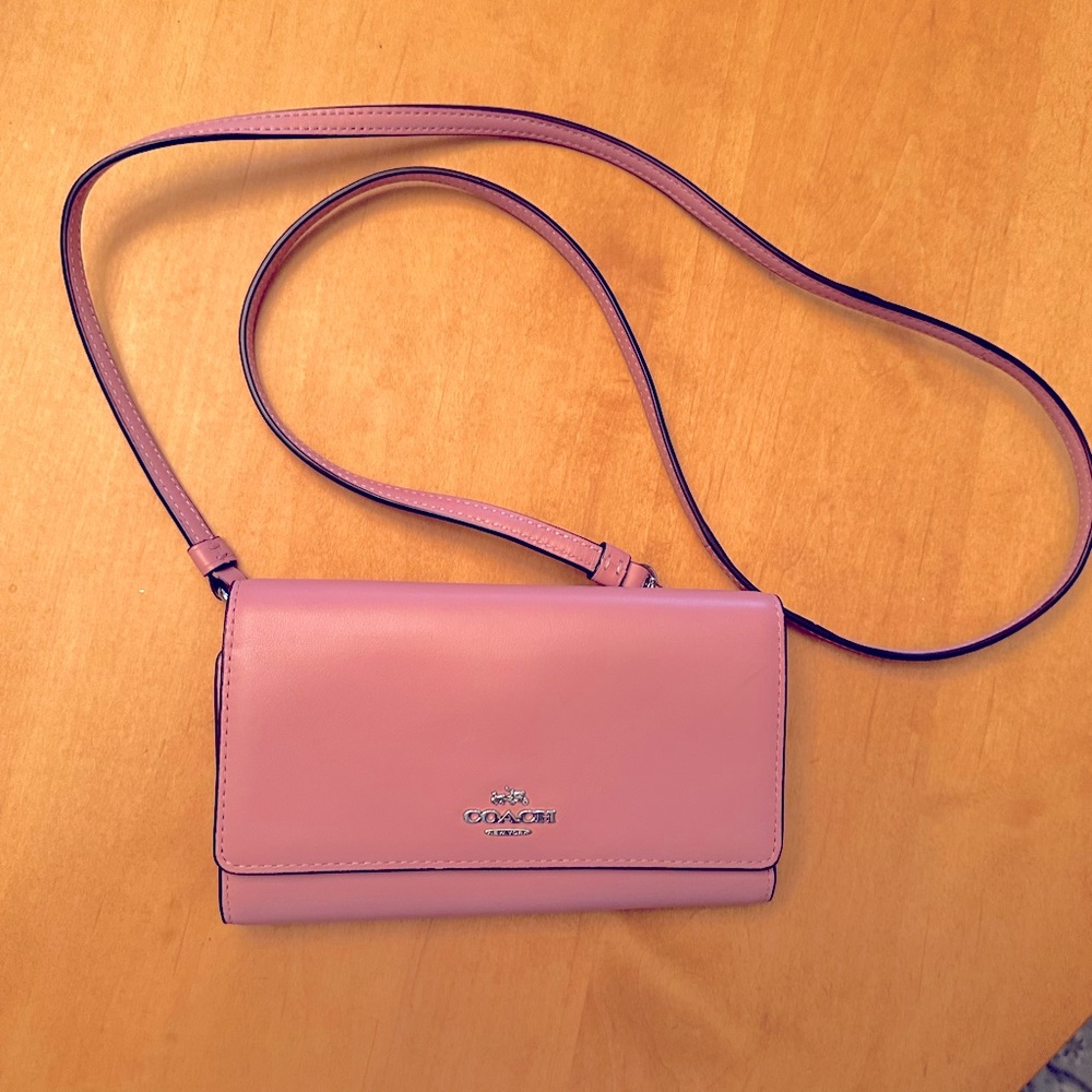 Coach Crossbody Wallet in Pink